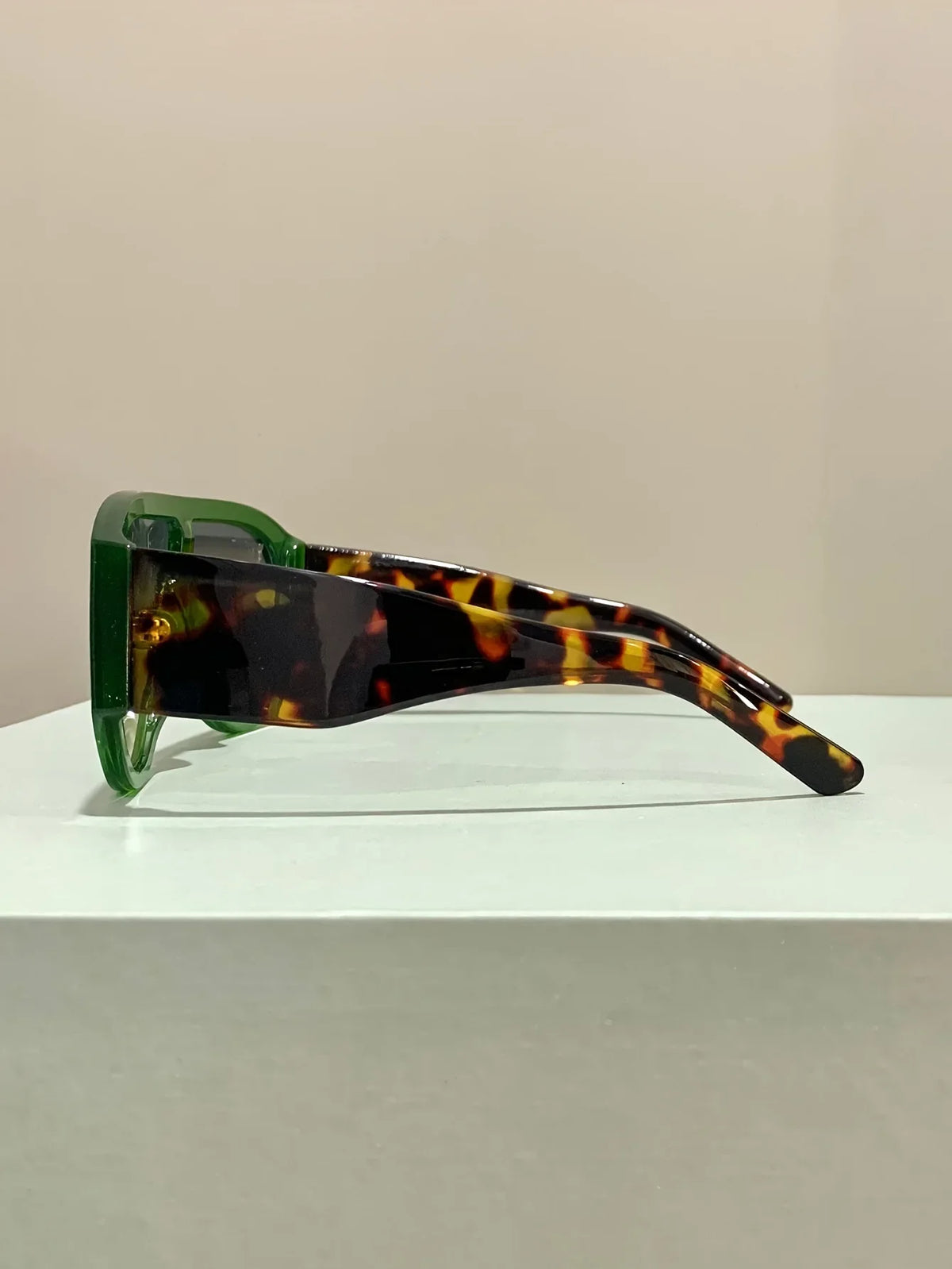 Classic Oversized Gradient Lens Pilot Sunglasses for Women