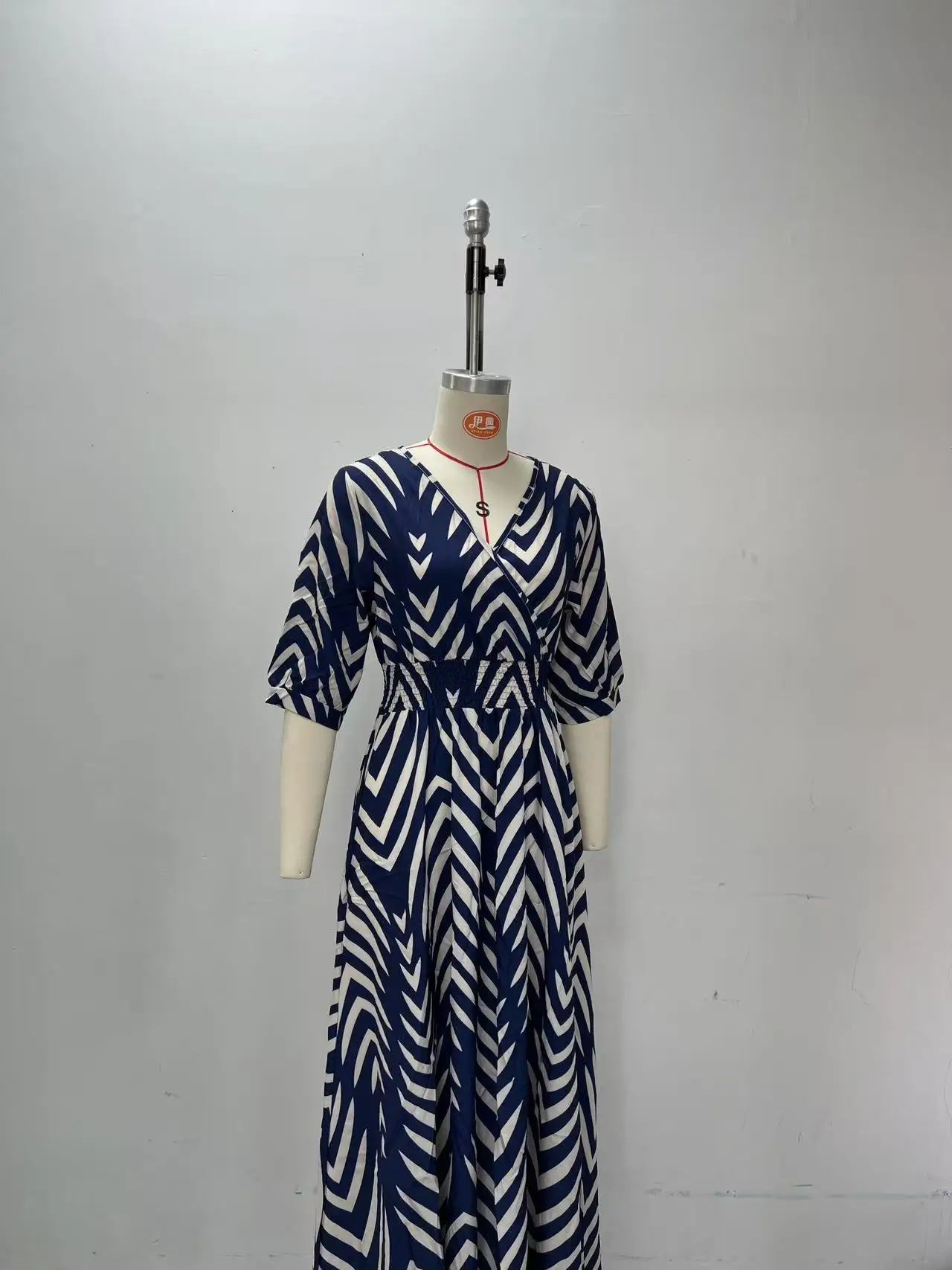 Loose Women's Dress Elegant Style Random Print Dyed Big Hemline 2026 European And American Style Casual Chic Maxi Dress