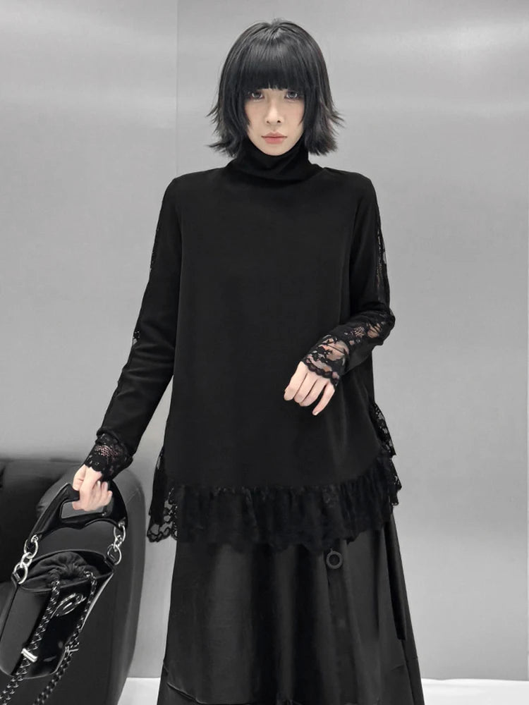 [EAM] Women Black Side Lace Spliced Big Size Elegant T-shirt New Turtleneck Long Sleeve Fashion Tide Spring Autumn 2025 1DJ2588