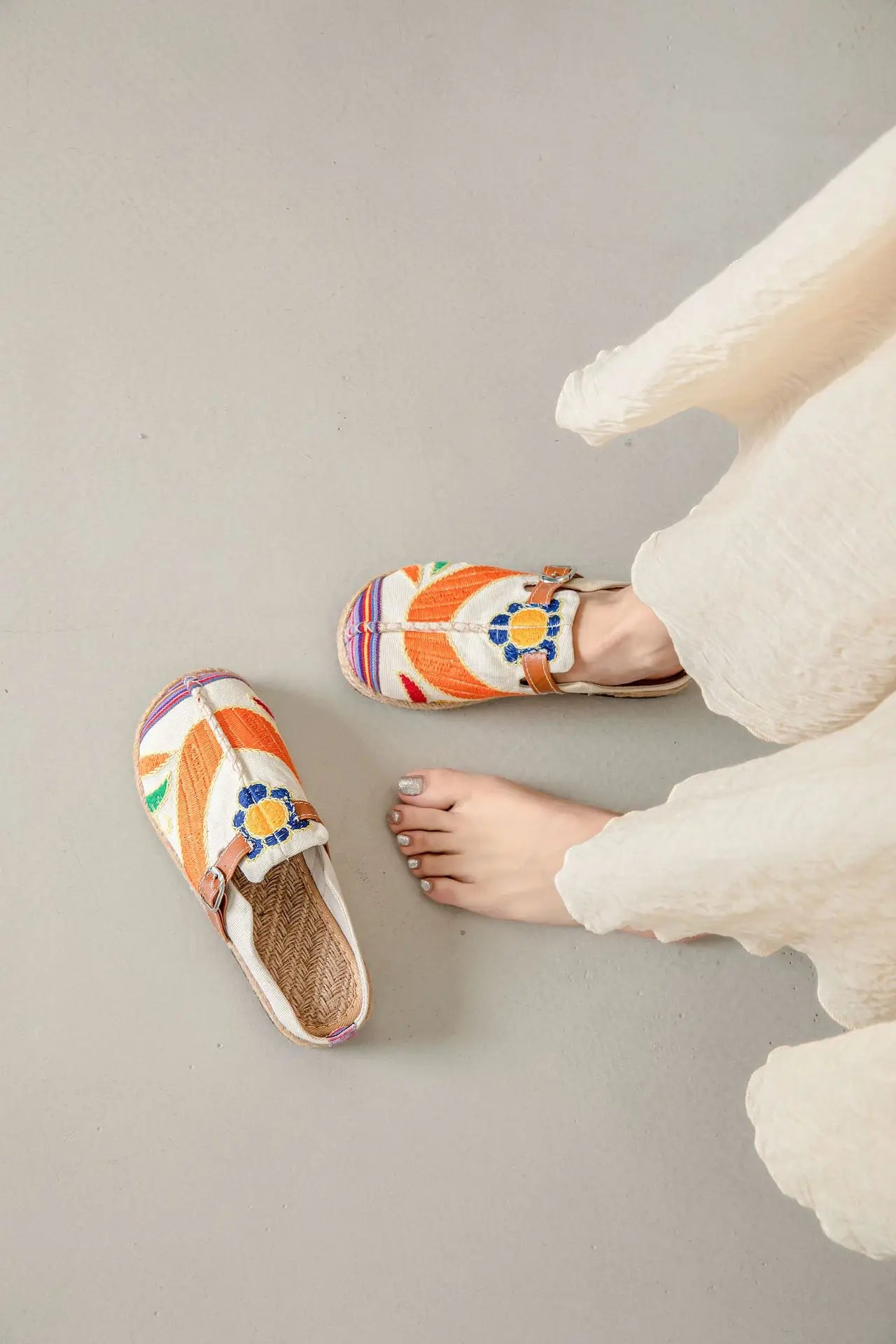 Lightweight Embroidered Cotton Linen Flat Slippers for Women