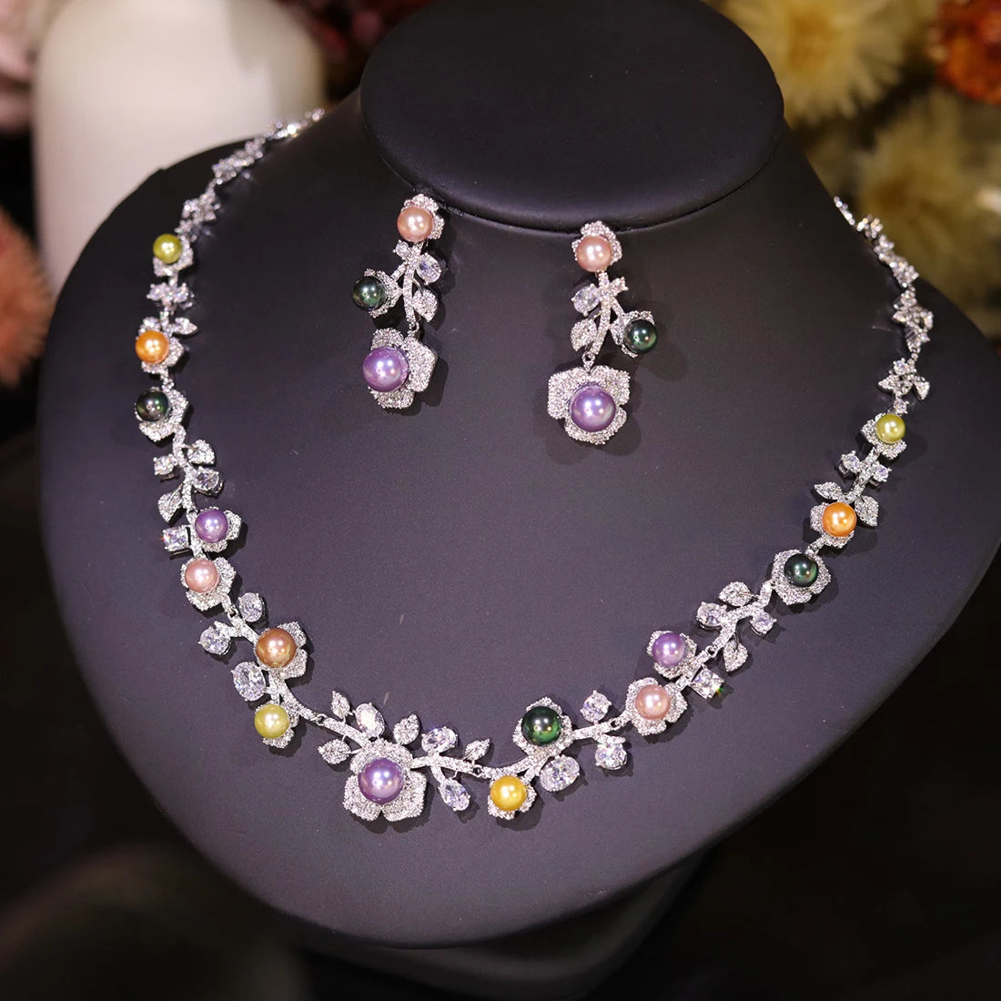 Sparkling Pearl And Floral Crystal Jewelry Set for Women
