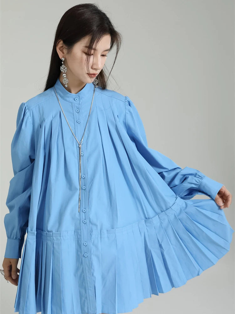 [EAM] Women Blue Pleated Hem Long Big Size Blouse New Stand Collar Long Sleeve Shirt Fashion Tide Spring Autumn 2025 1DH5707