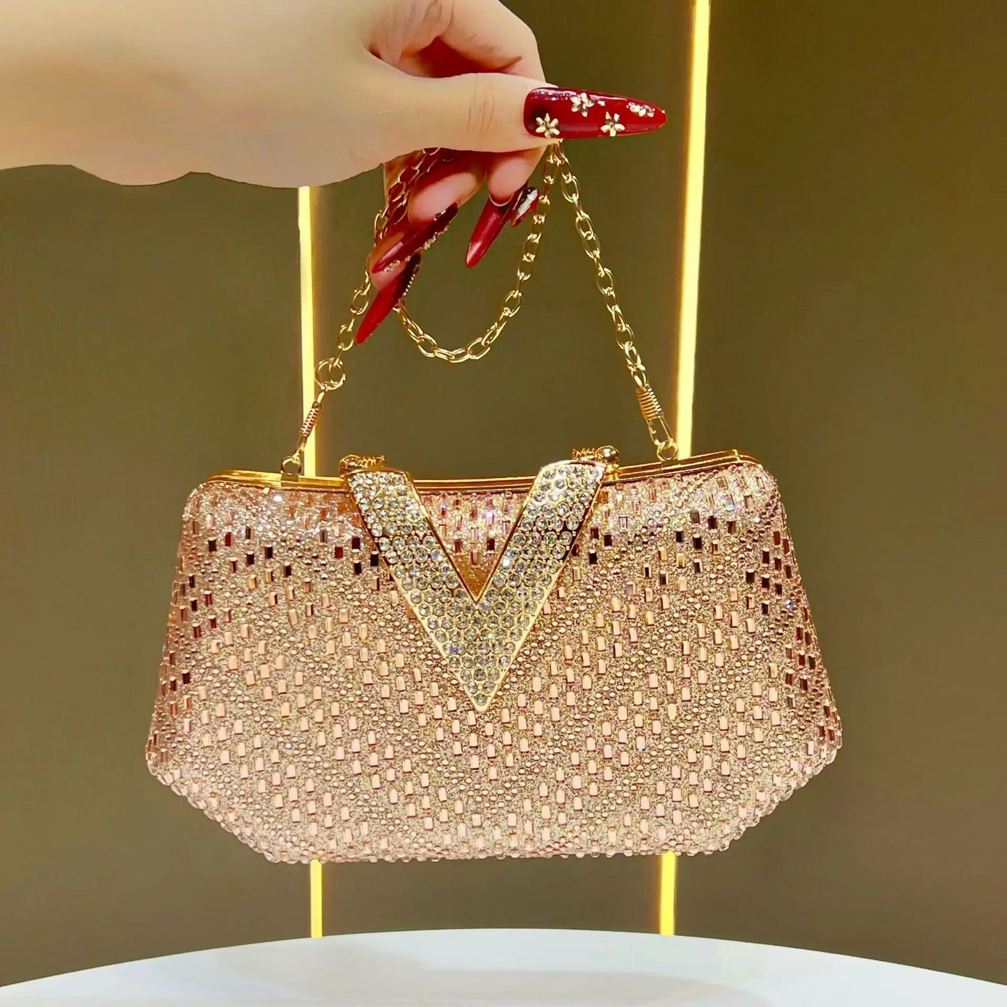 Luxury Shiny Diamond Studded V Letter Evening Dress Bag for Women Brand Rhinestones Handbags Elegant Cheongsam Bag Wedding Purse