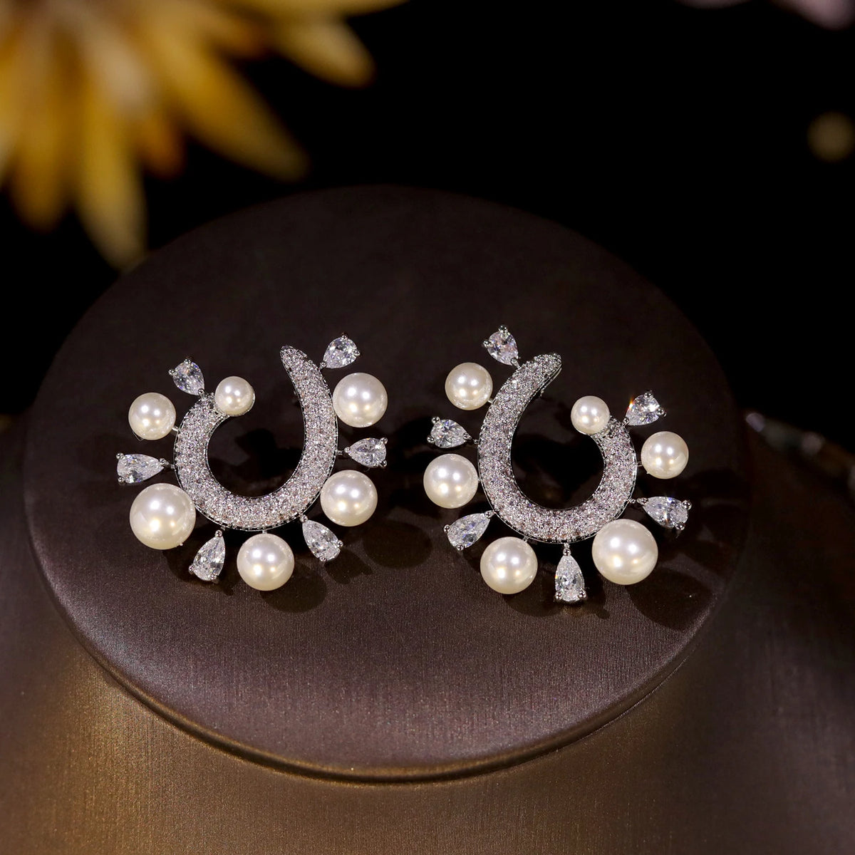 Pearl And Crystal Floral Rhinestone Jewelry Set For Women