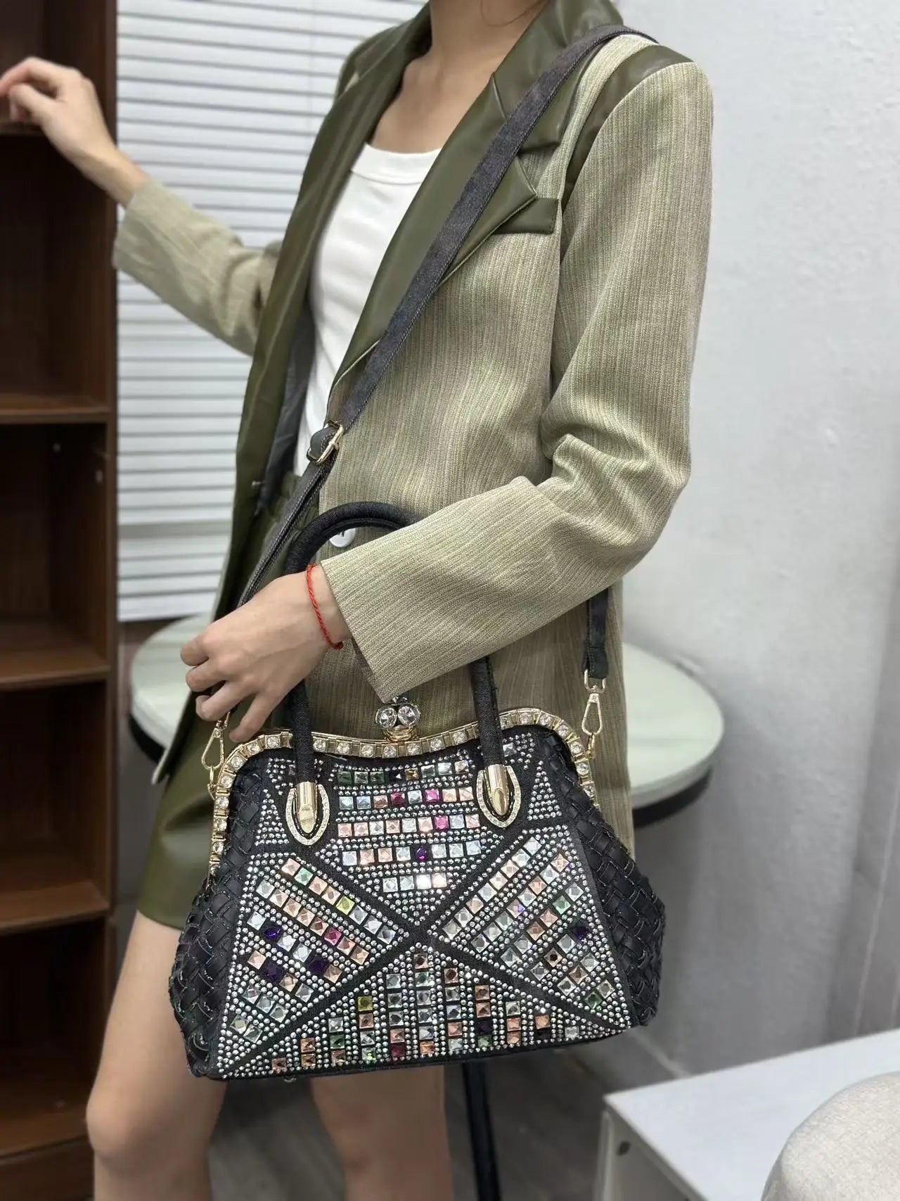 New Women's Diamond Handbag Luxury Brand Diamond Sparkling Dinner Party Women's Handbag Diamond Retro Shoulder Crossbody Bag