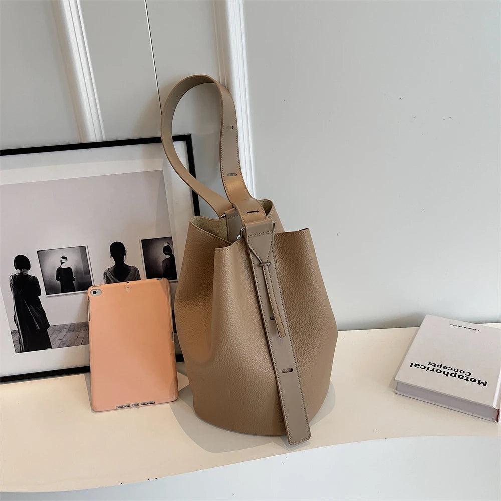 Retro Shoulder Large Capacity Bucket Bag for Women