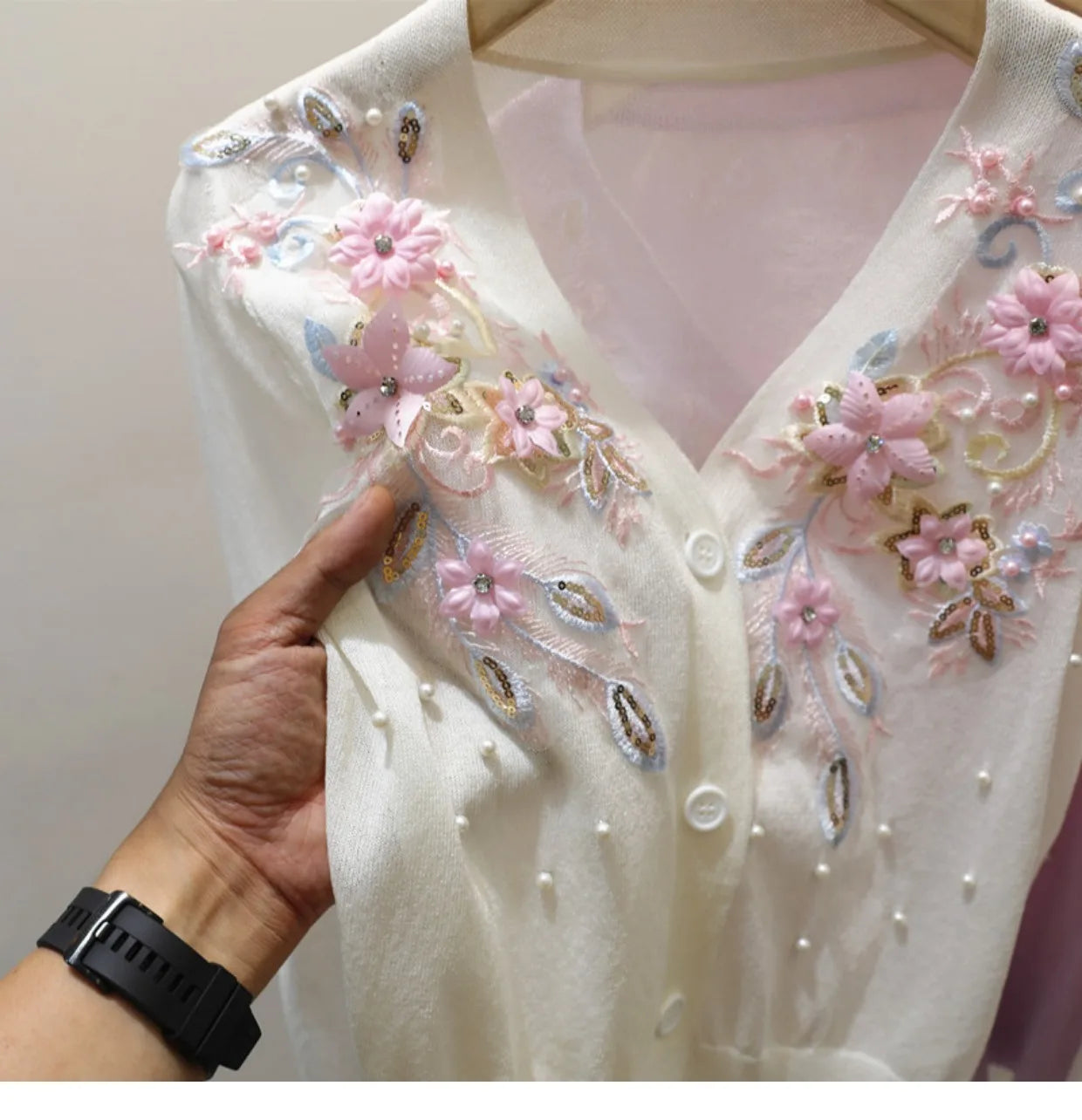 French Exquisite Embroidered Flowers V-neck Short Knitted Top Women Summer Fashion Retro Artistic Thin Sun Protection Cardigan