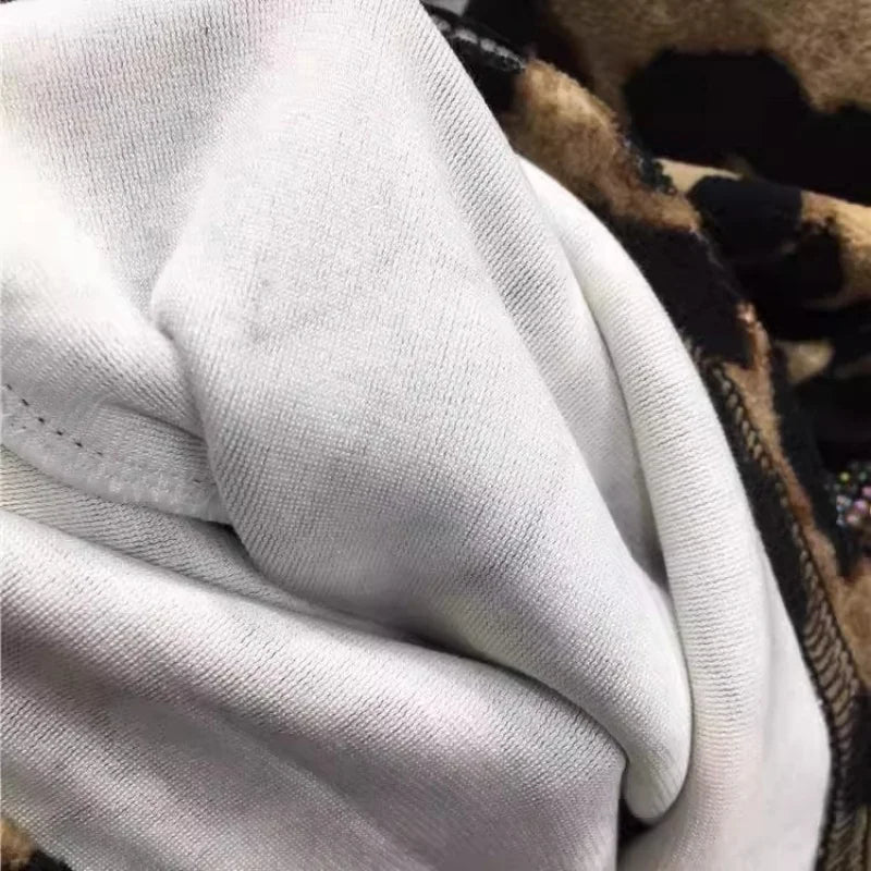 Fat people wear a 300-pound oversized rhinestone diamond women's turtleneck T-shirt thick leopard print long-sleeved top