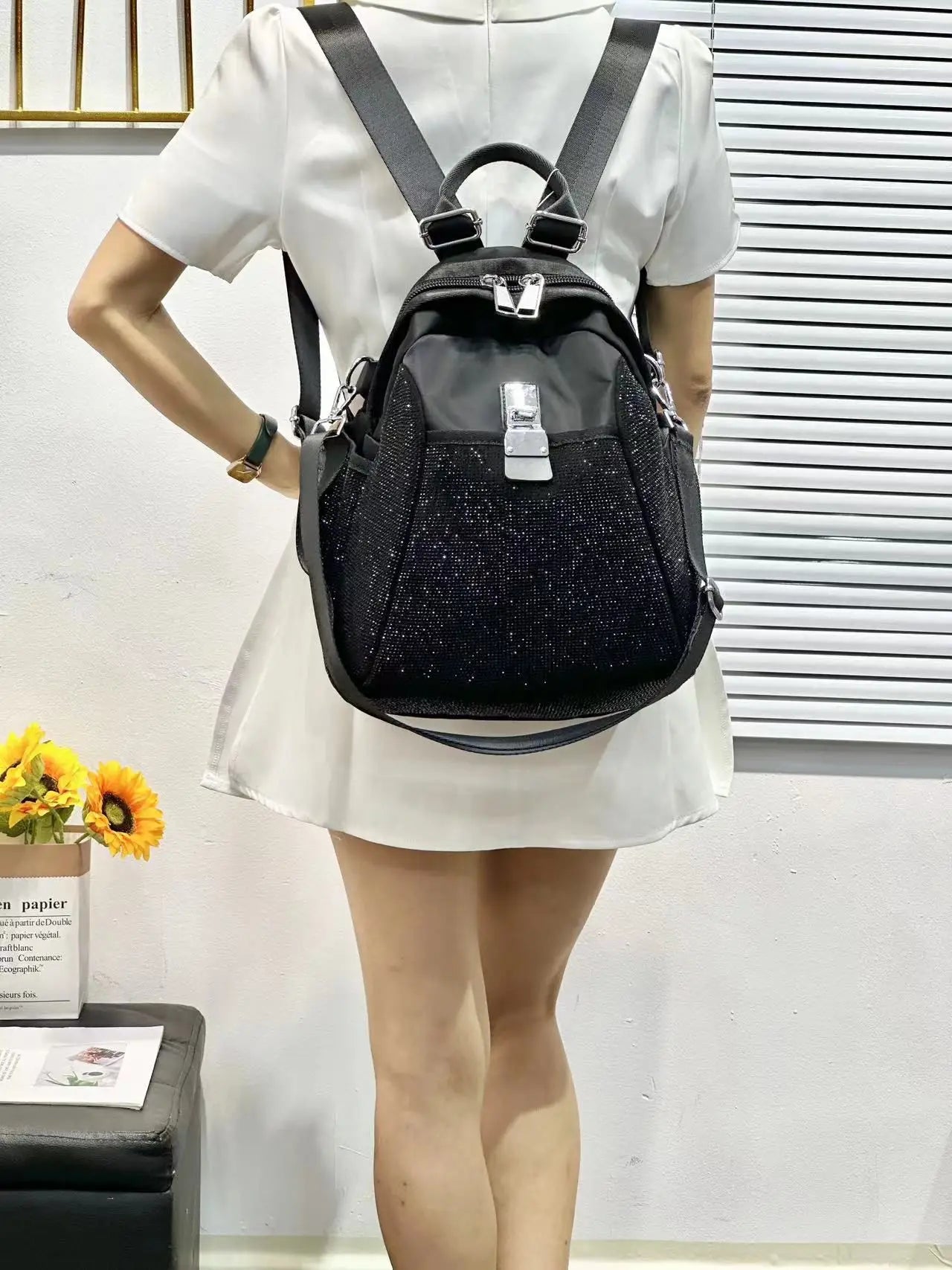 New Diamond-encrusted Backpack Fashionable Women’s Diamond-encrusted Backpack Fashionable Diamond-encrusted Shiny Backpack