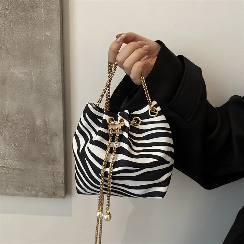 New Leopard Print Bag Fashion Cow Pattern Drawstring Bucket Bag Texture Brand Design Crossbody Bag Lady Versatile Storage Bag