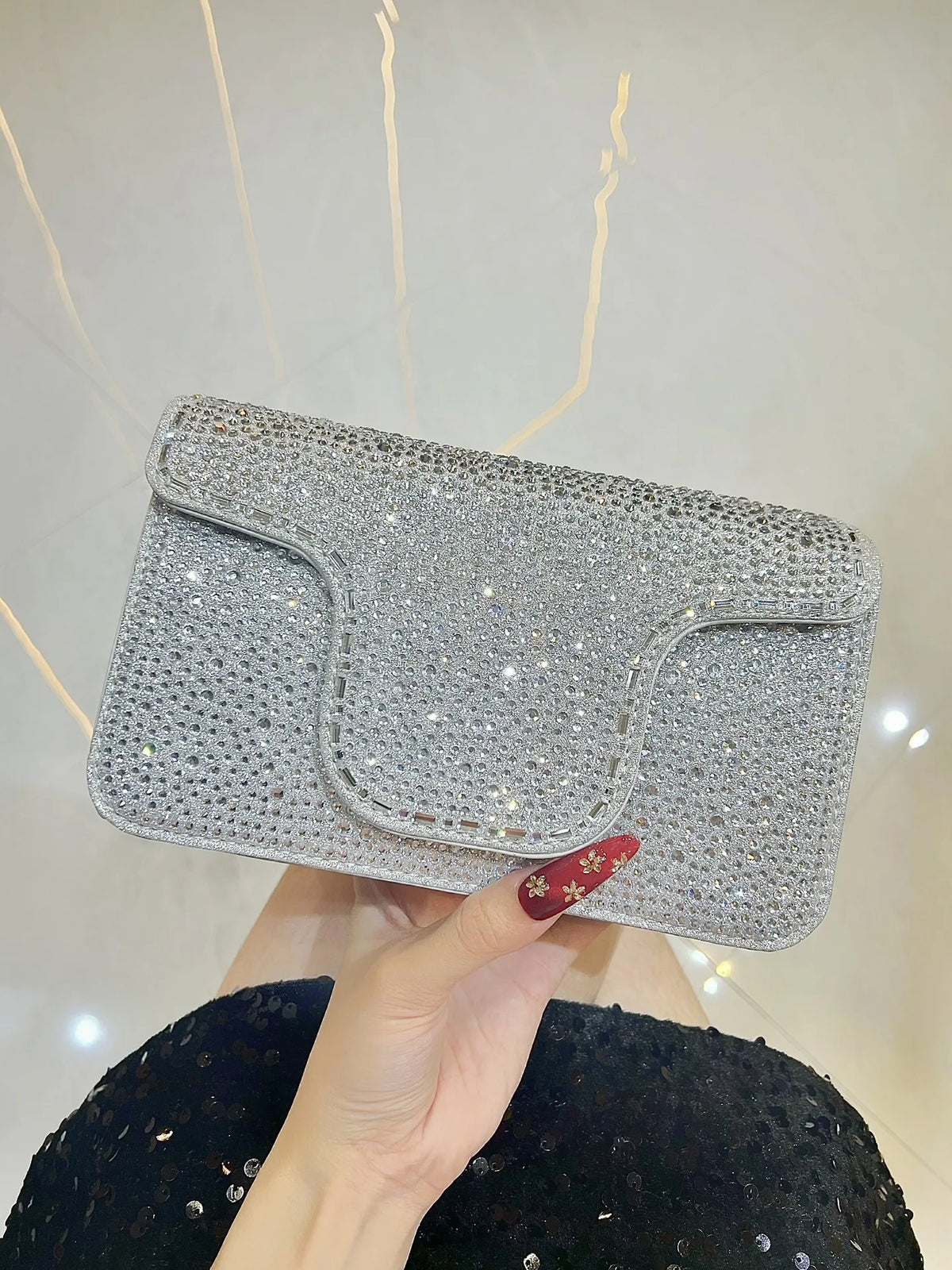 Elegant Diamond Studded Evening Clutch Bag for Women