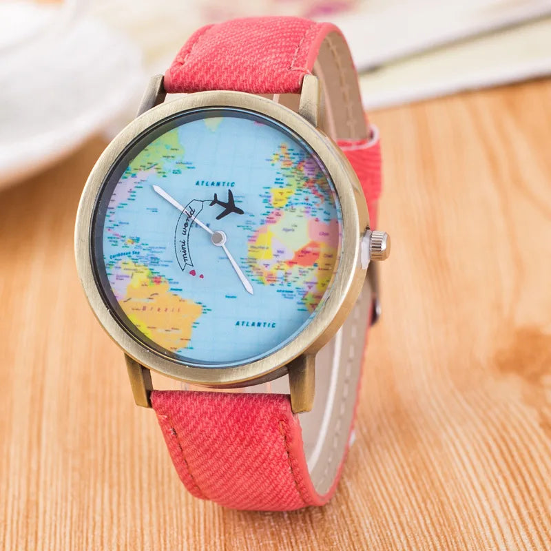 Round Dial Leather Strap Quartz Watch