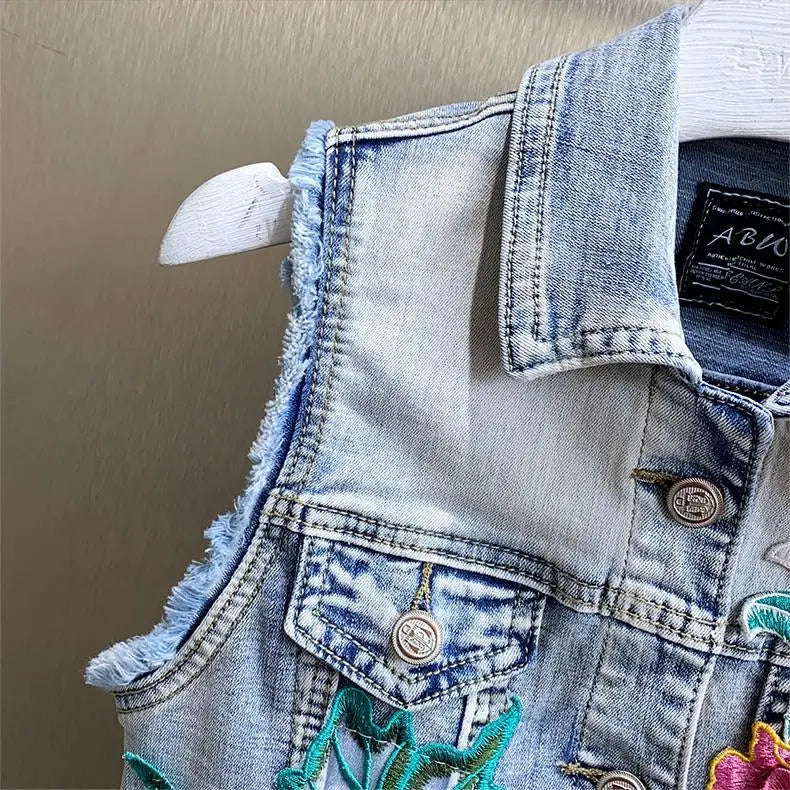 2025 Denim Vest Women's Coat New Heavy Industry Three-dimensional Embroidery Flower Shoulder Slim Fitting Vest