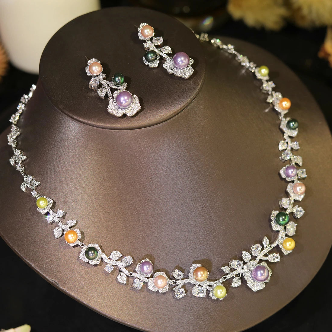 Sparkling Pearl And Floral Crystal Jewelry Set for Women