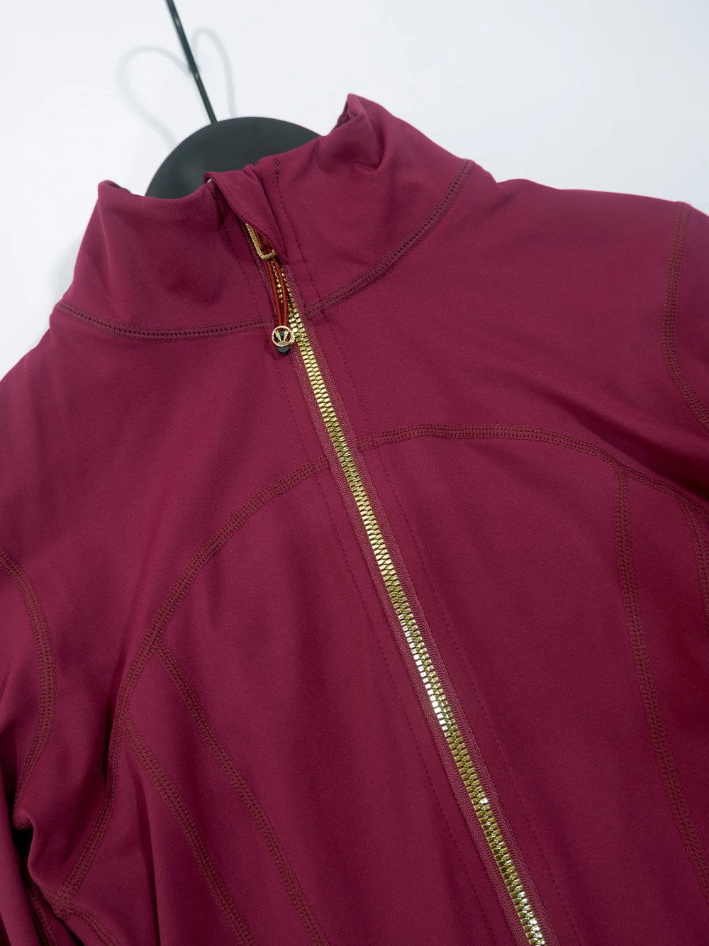 Slimming Gold Zipper Jacket and Yoga Pants Set for Women