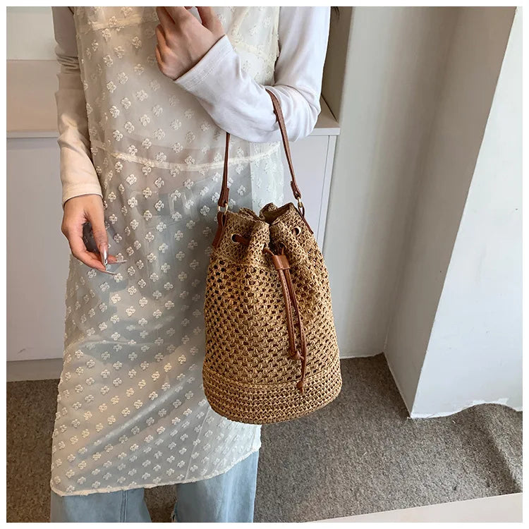 Weaving Bag Women 2024 New Fashion Bucket Bag Summer Niche Hundred Straw Beach Single Shoulder Crossbody Bag