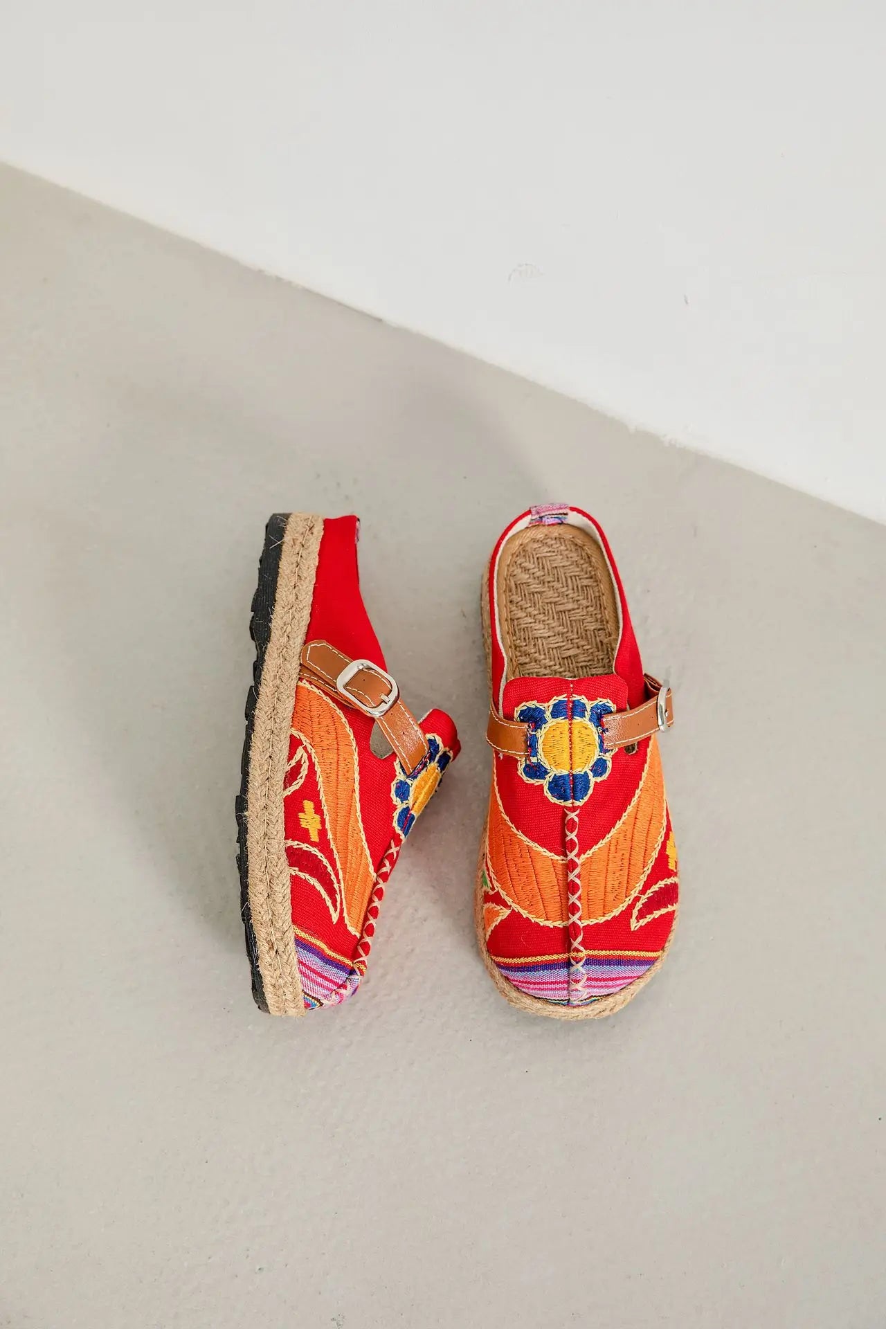 Lightweight Embroidered Cotton Linen Flat Slippers for Women