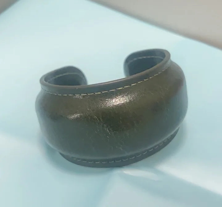 Elegant Minimalist Leather Wide Cuff Bracelet for Women
