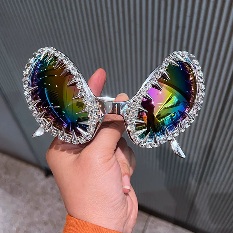 Alien Shape Sunglasses With Metal Chain