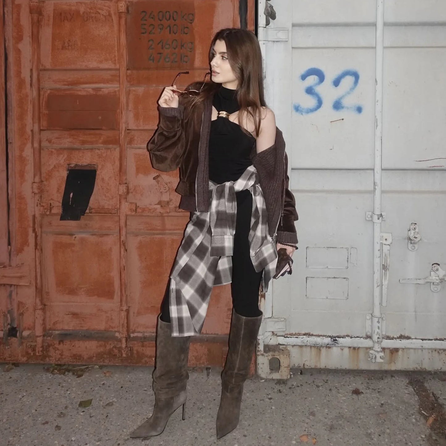 TARUXY Gold Ring Sleeveless Off-shoulder Top Female High Elasticity Fashion Slim Camis Streetwear 2025 New Summer Lady T shirt