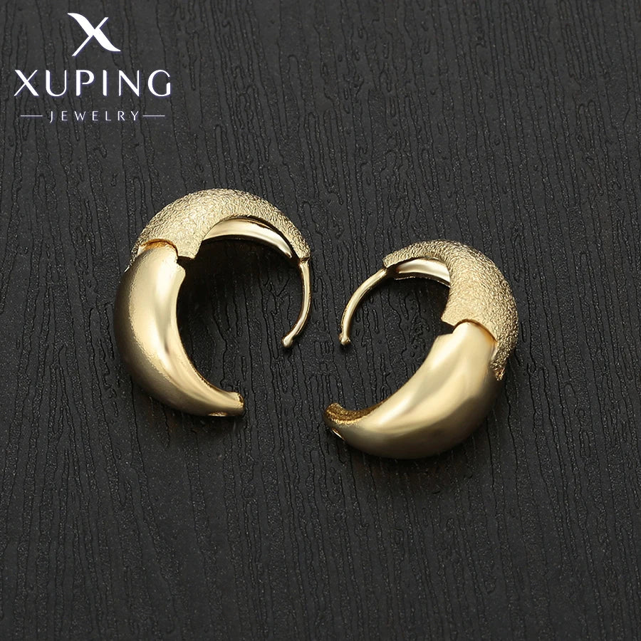 Simple Light Gold Tone Fashion Hoop Earrings for Women