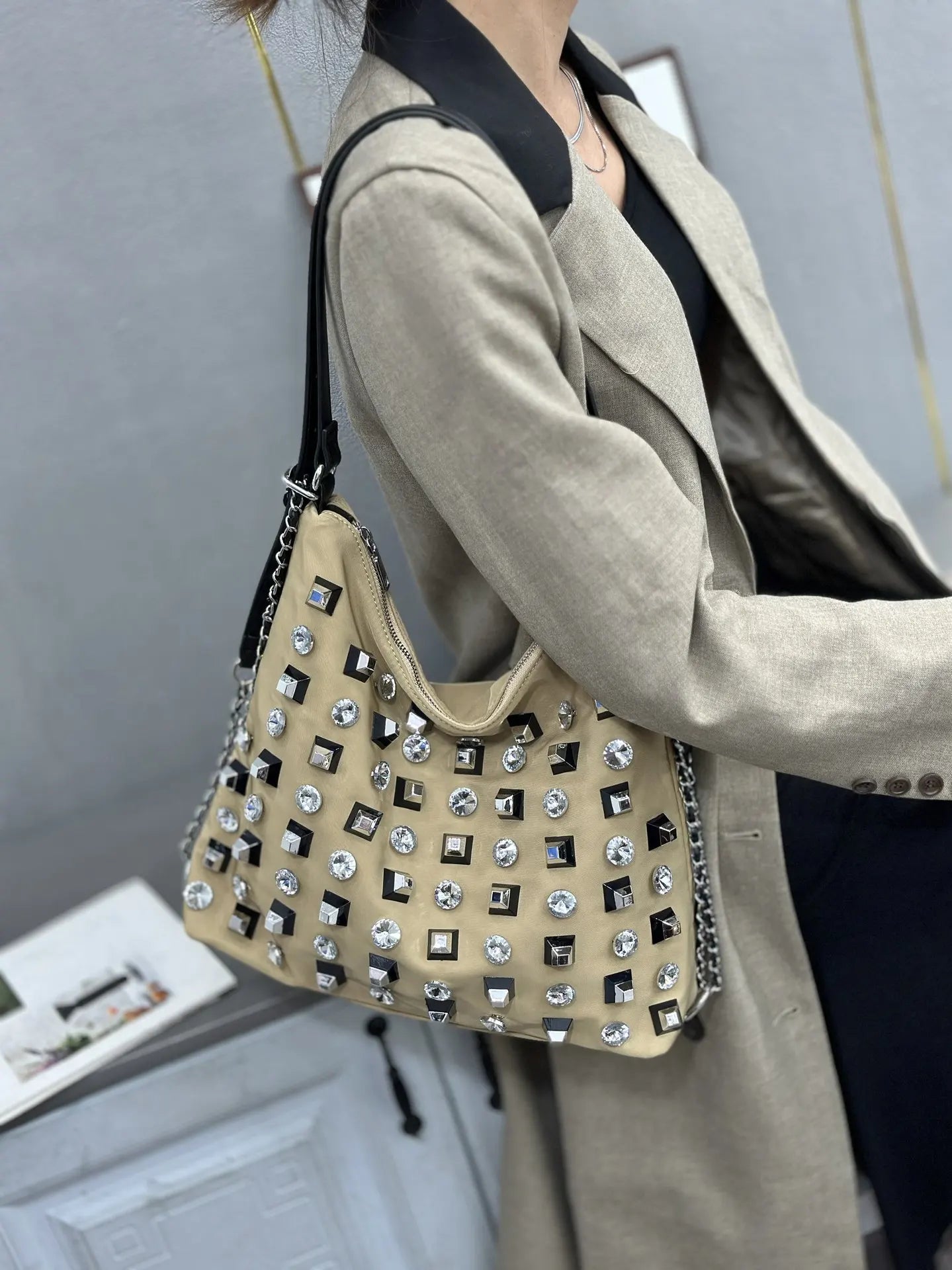 Women's Shoulder Bag Luxury Brand Diamond-encrusted Shiny Women's Shoulder Crossbody Bag Fashion Diamond-encrusted Women's Bag