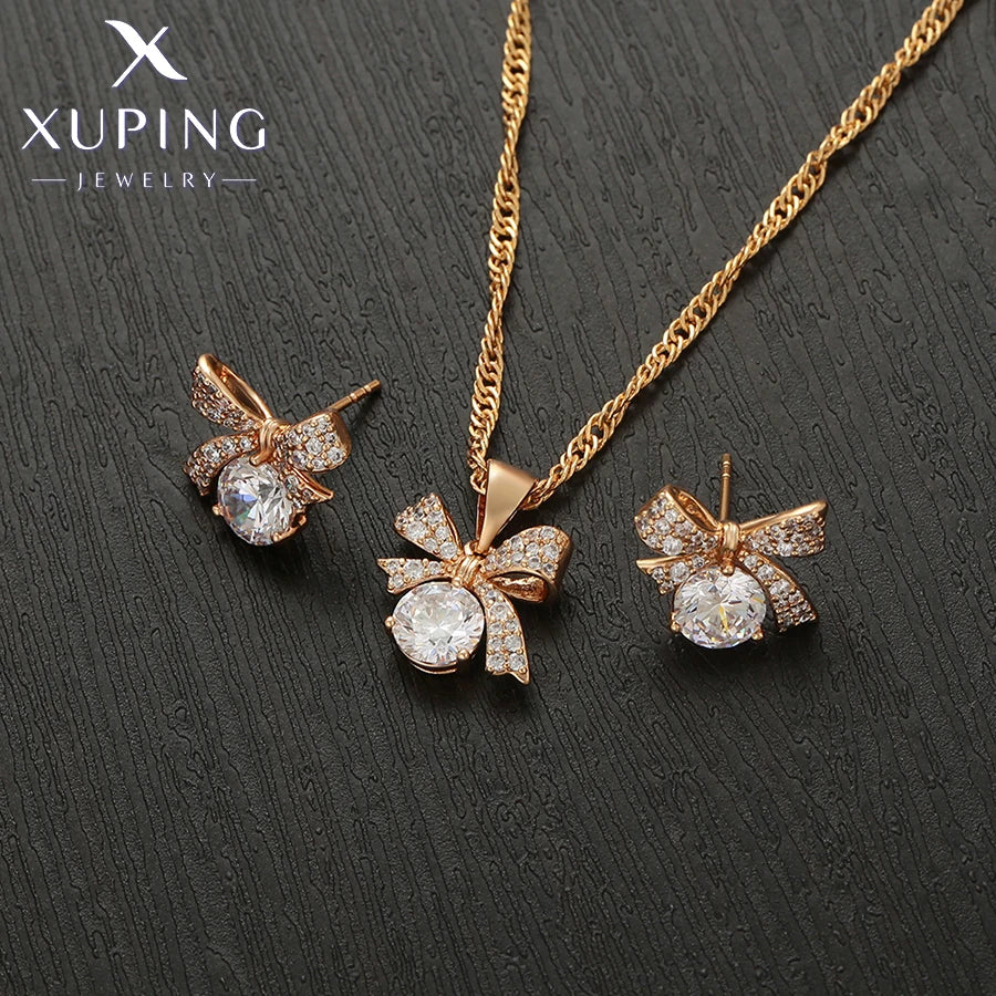 Gold Tone Knot Necklace And Earring Set