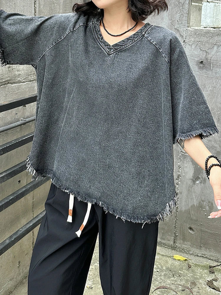 [EAM] Women Black Denim Burr Irregular Big Size Casual T-shirt New V-Neck Half Sleeve Fashion Tide Spring Summer 2025 1DJ1392