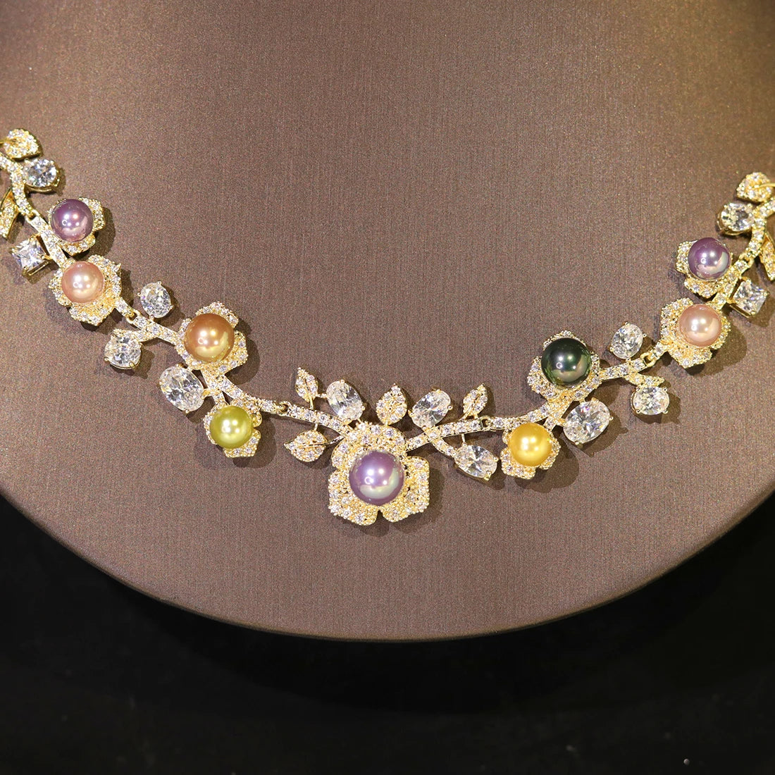 Sparkling Pearl And Floral Crystal Jewelry Set for Women