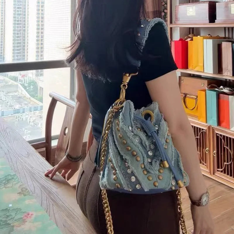 New Brand Fashion Handbag Retro Rivet Design Bucket Bag Versatile Commute Diamond Drawstring Lady Chain Shoulder Underarm Bag