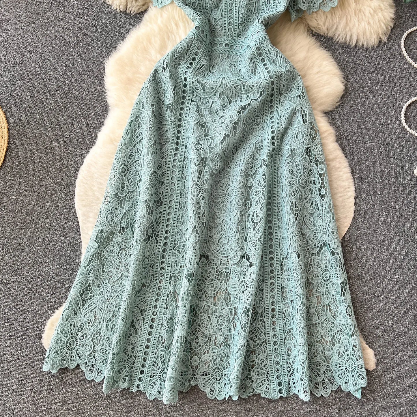 Korean Version Retro High-end Round Neck Lotus Leaf Sleeve Lace Dress for Women's 2026 Summer New Temperament Elegant Long Dress