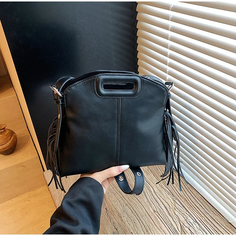Luxury Tassel Lady Clutch With Adjust Shoulder Strap Large Capacity Shoulder Crossbody Bag Korean Fashion Versatile Dumpling Bag