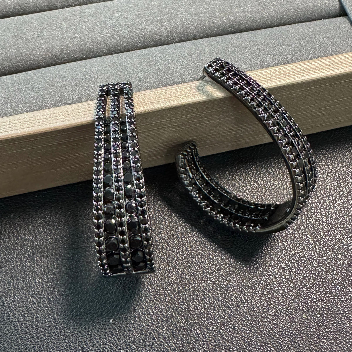 Black Zircon Vintage Jewelry Set With Earrings Rings And Bracelets for Women