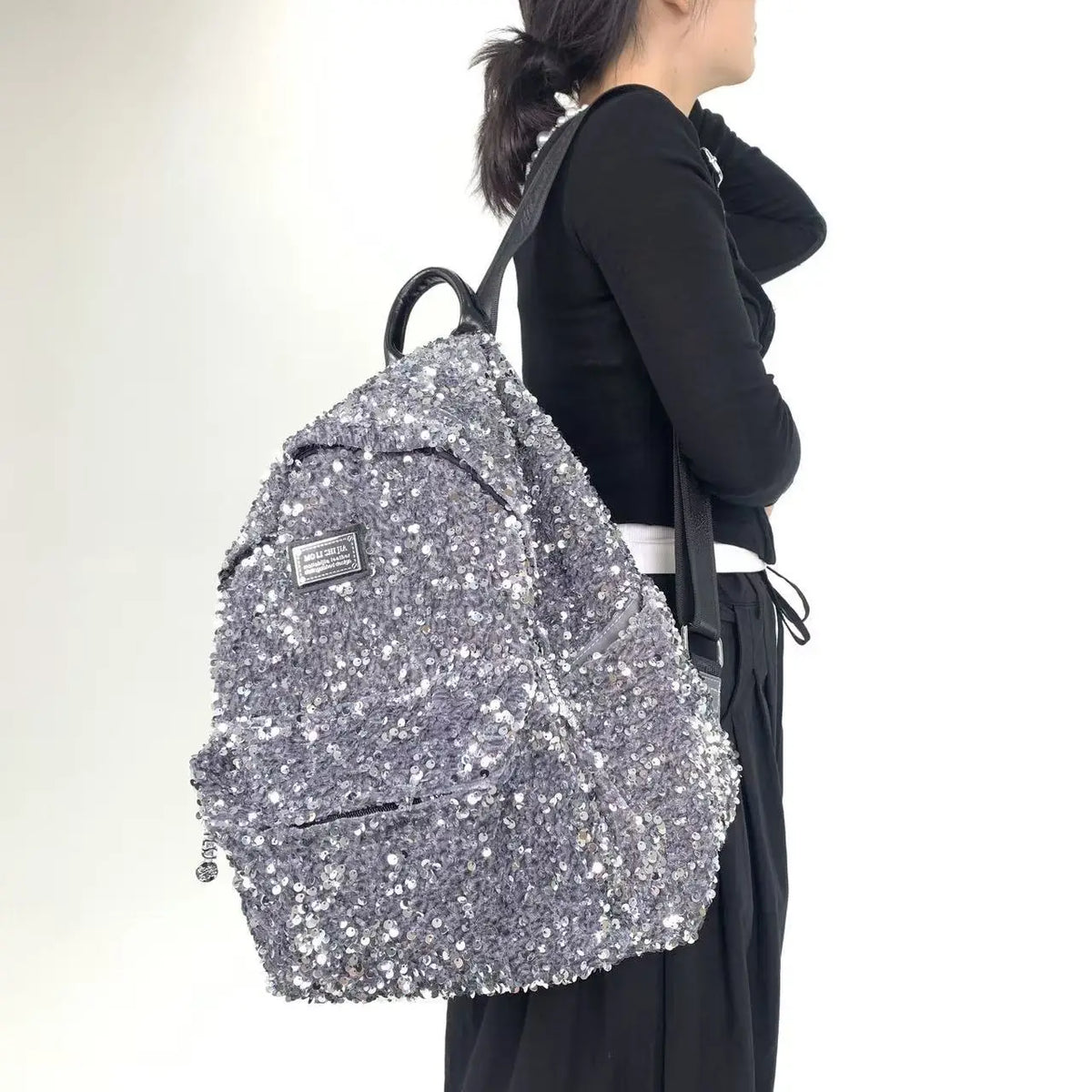 New Women's Sequined Backpack Luxury Brand Sequined Shiny Women's Backpack Large Capacity Fashionable Leisure Travel Backpack