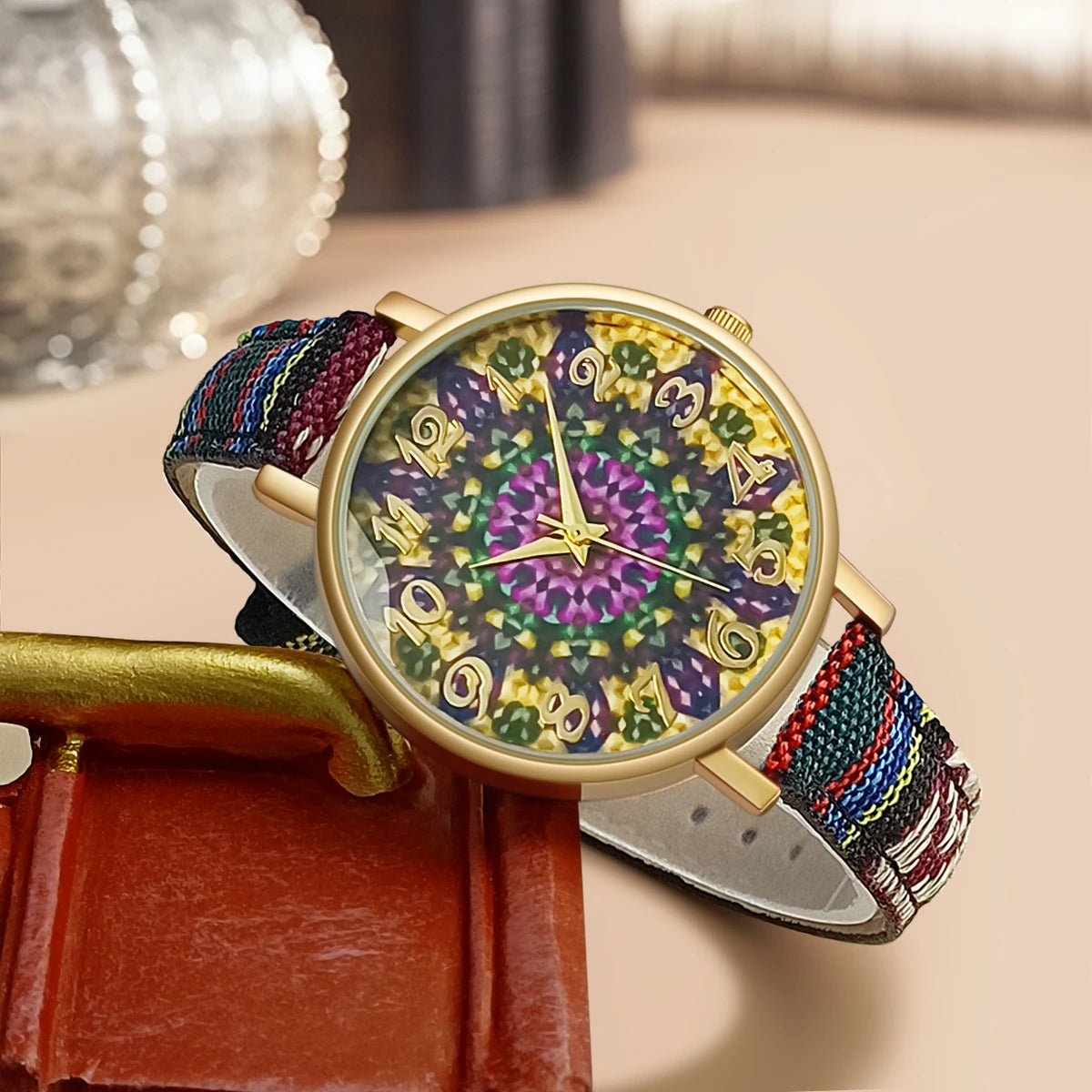 Classic Round Quartz Leather Strap Watch