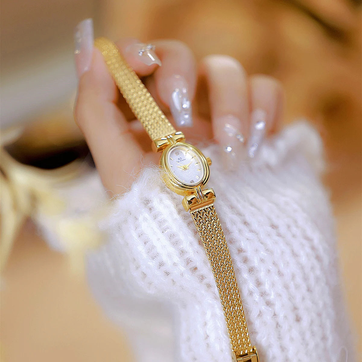 Vintage Gold Oval Quartz Wristwatch