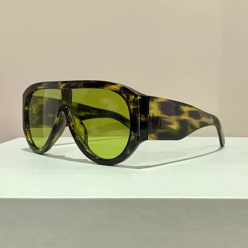 Classic Oversized Gradient Lens Pilot Sunglasses for Women