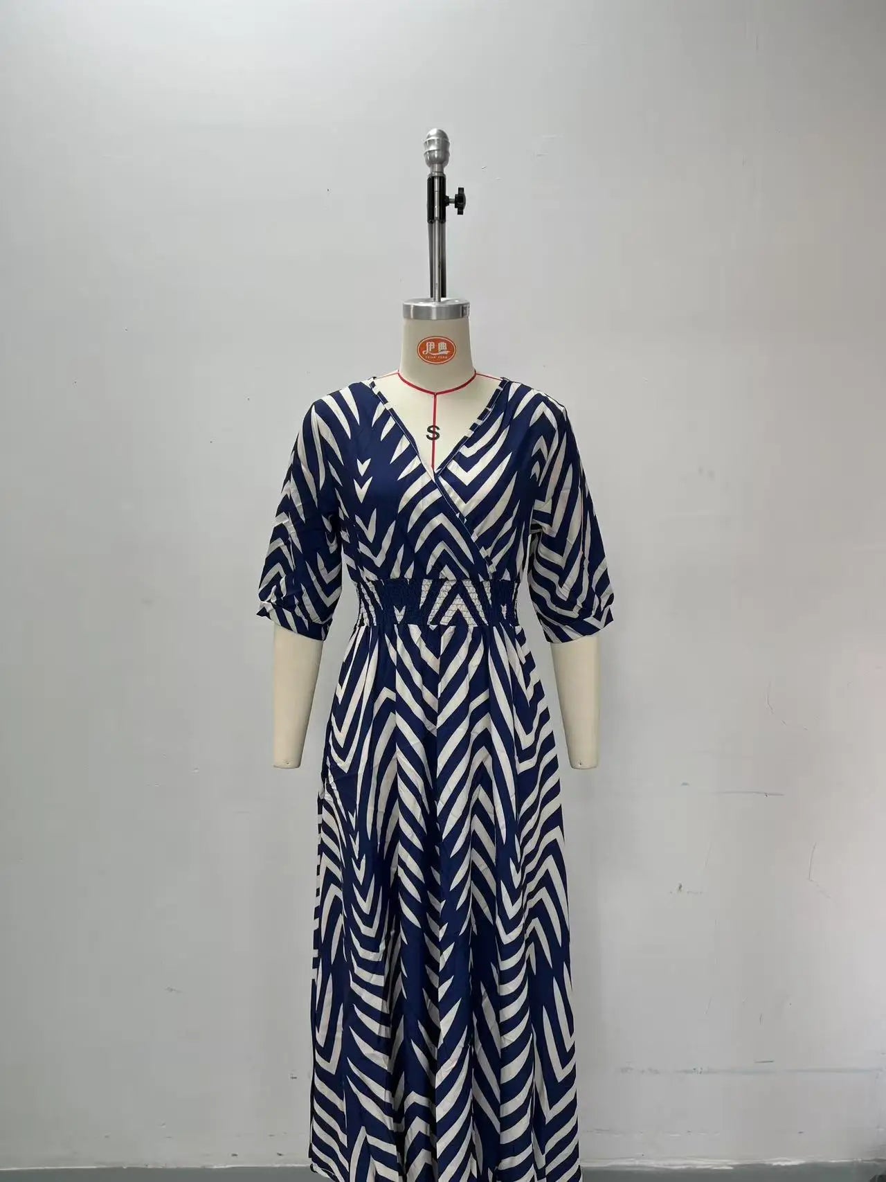 Loose Women's Dress Elegant Style Random Print Dyed Big Hemline 2026 European And American Style Casual Chic Maxi Dress