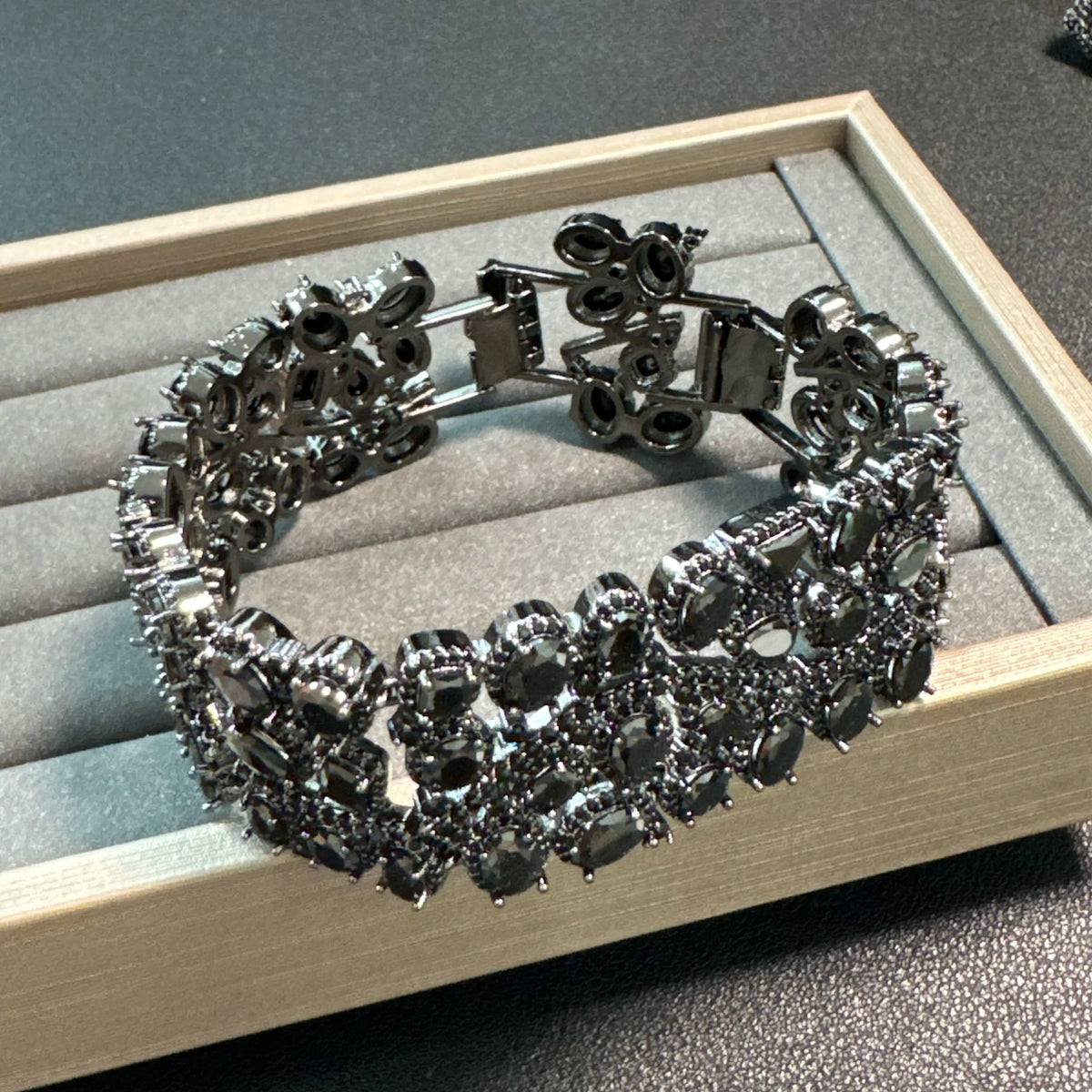 Black Zircon Vintage Jewelry Set With Earrings Rings And Bracelets for Women