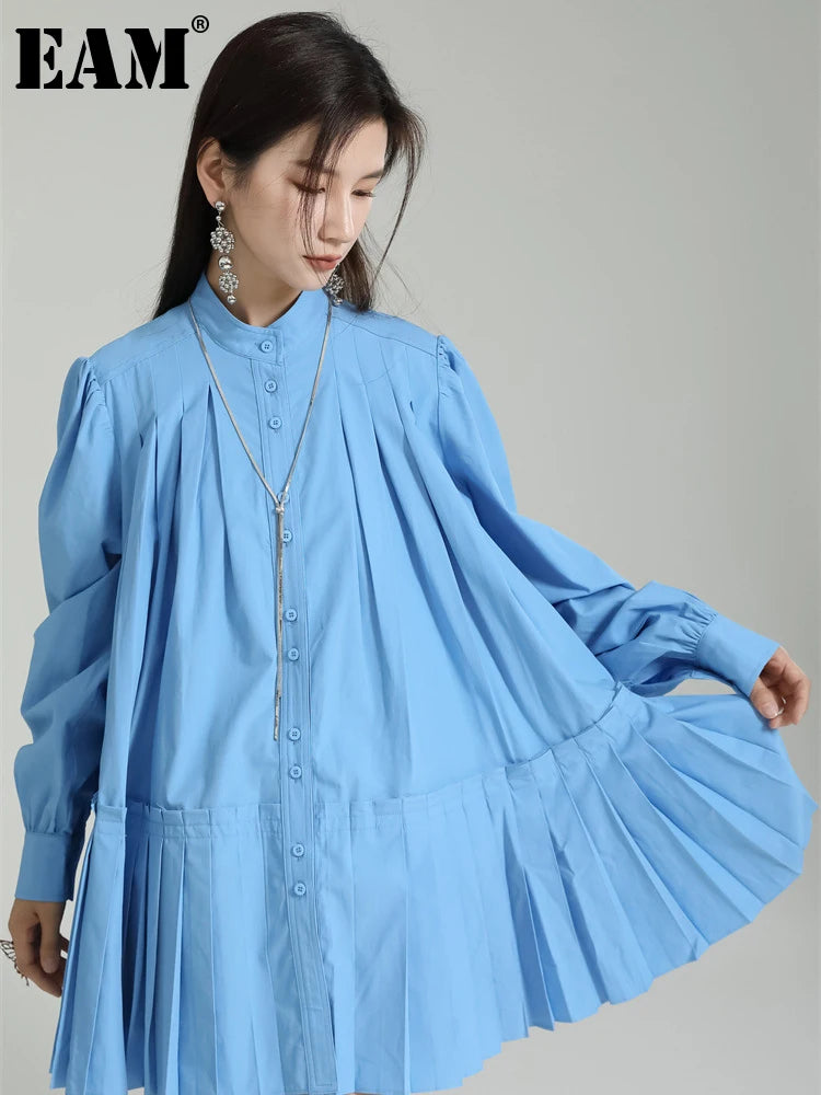 [EAM] Women Blue Pleated Hem Long Big Size Blouse New Stand Collar Long Sleeve Shirt Fashion Tide Spring Autumn 2025 1DH5707