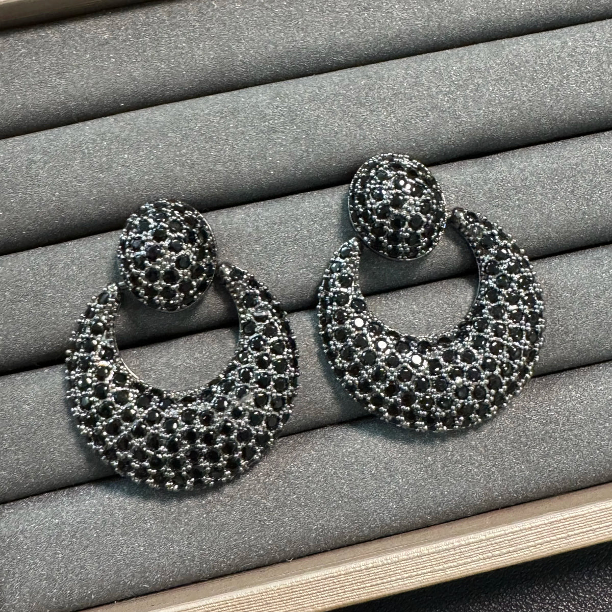 Black Zircon Vintage Jewelry Set With Earrings Rings And Bracelets for Women