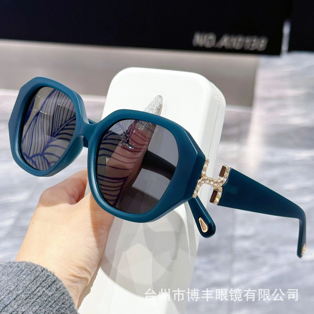 Vintage Oversized Polarized Sunglasses