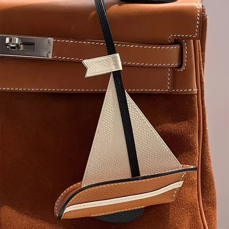 Fresh and elegant handmade calfskin sailboat key bag pendant Navy style natural and unique highlight personality car pendant