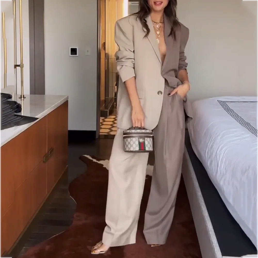 Contrast Color Two Piece Suit