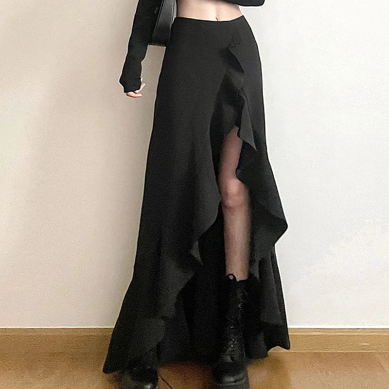 French fashion irregular temperament long skirt female summer new irregular split high waist Joker thin black casual big skirt.