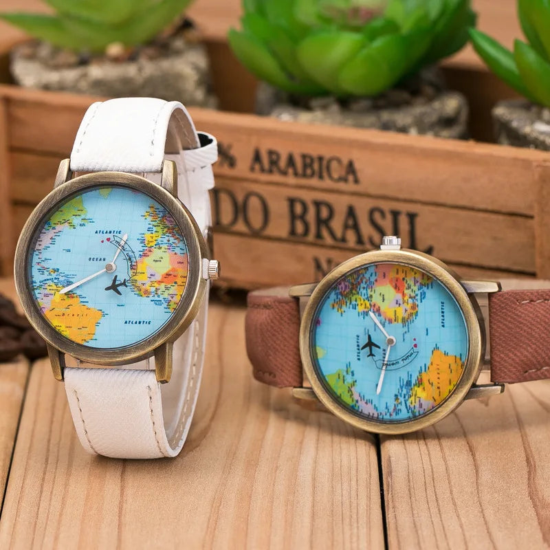 Round Dial Leather Strap Quartz Watch