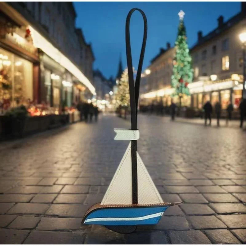 Fresh and elegant handmade calfskin sailboat key bag pendant Navy style natural and unique highlight personality car pendant