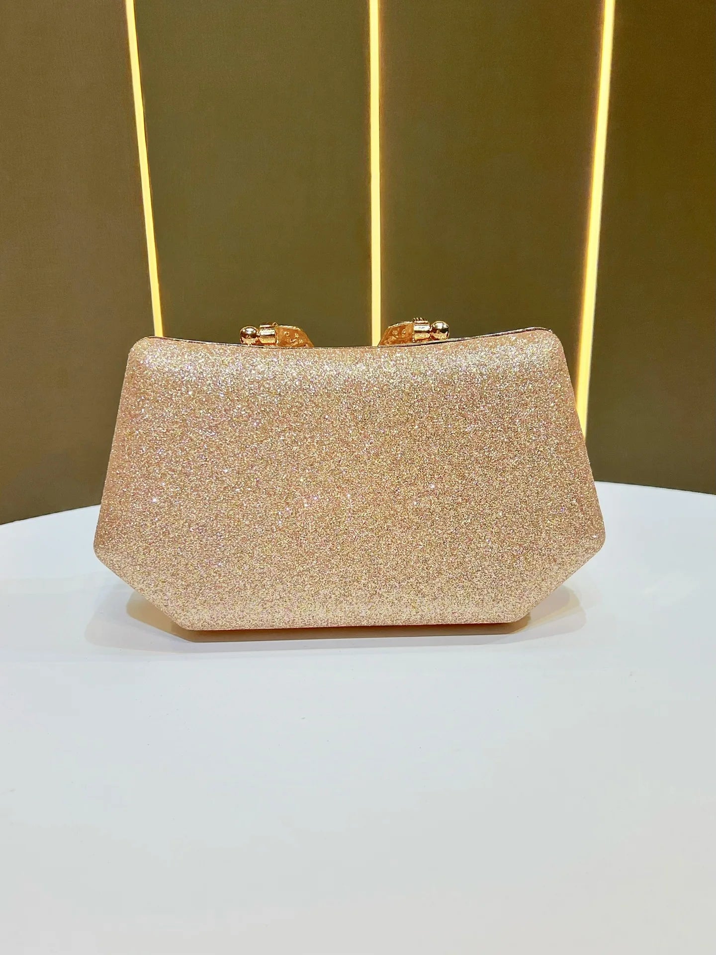 Luxury Shiny Diamond Studded V Letter Evening Dress Bag for Women Brand Rhinestones Handbags Elegant Cheongsam Bag Wedding Purse