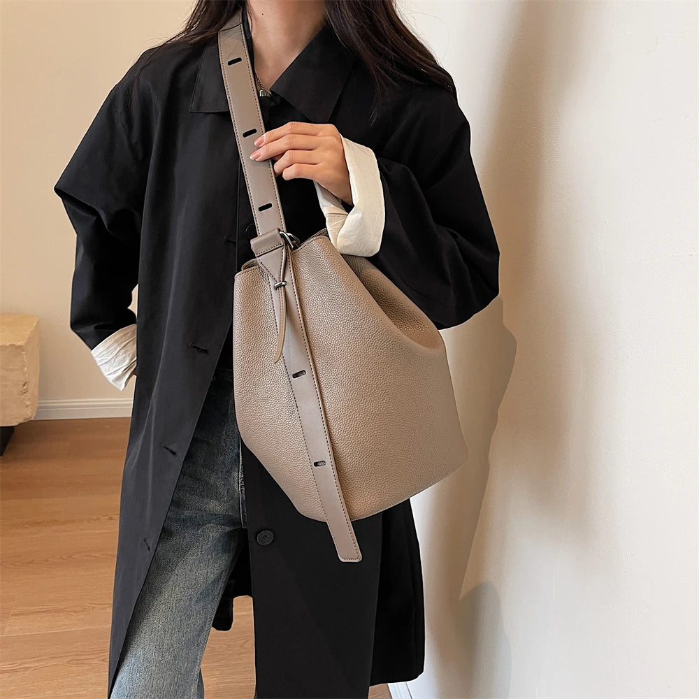 Retro Shoulder Large Capacity Bucket Bag for Women