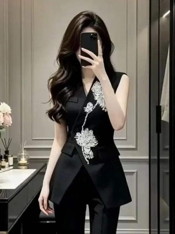 Chic Slim Diamond Detail Sleeveless Blazer for Women